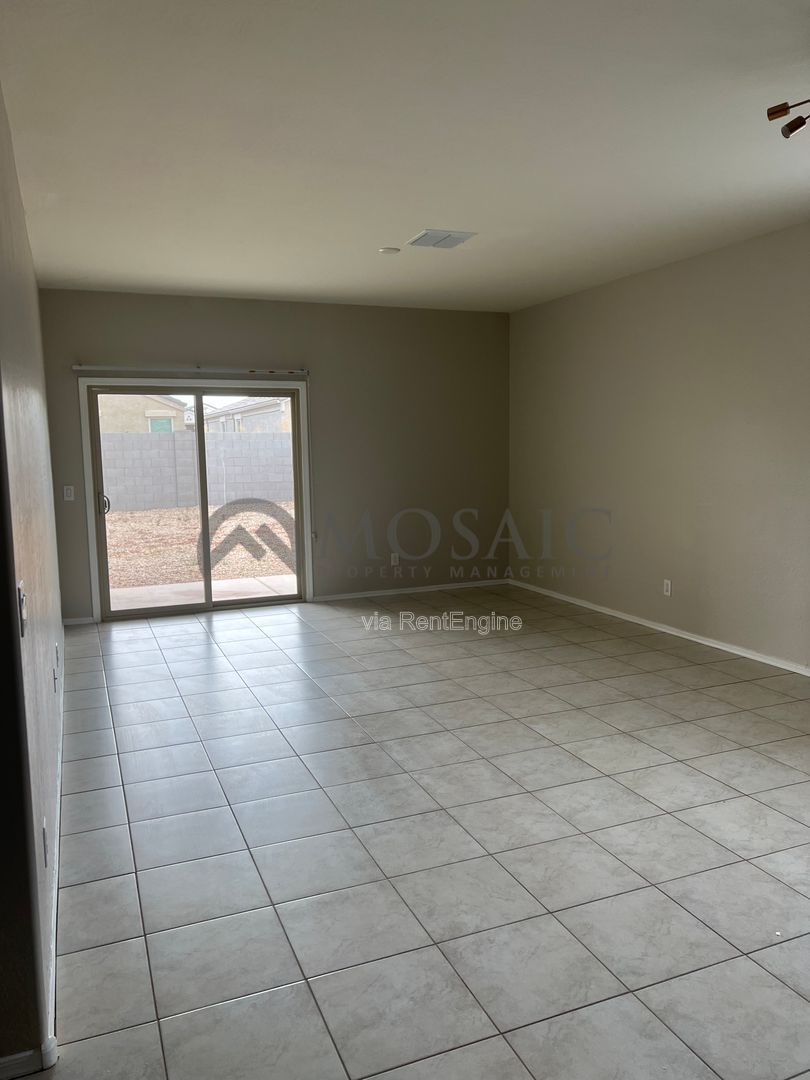 Nicely updated home with large bedrooms and a great lot property image