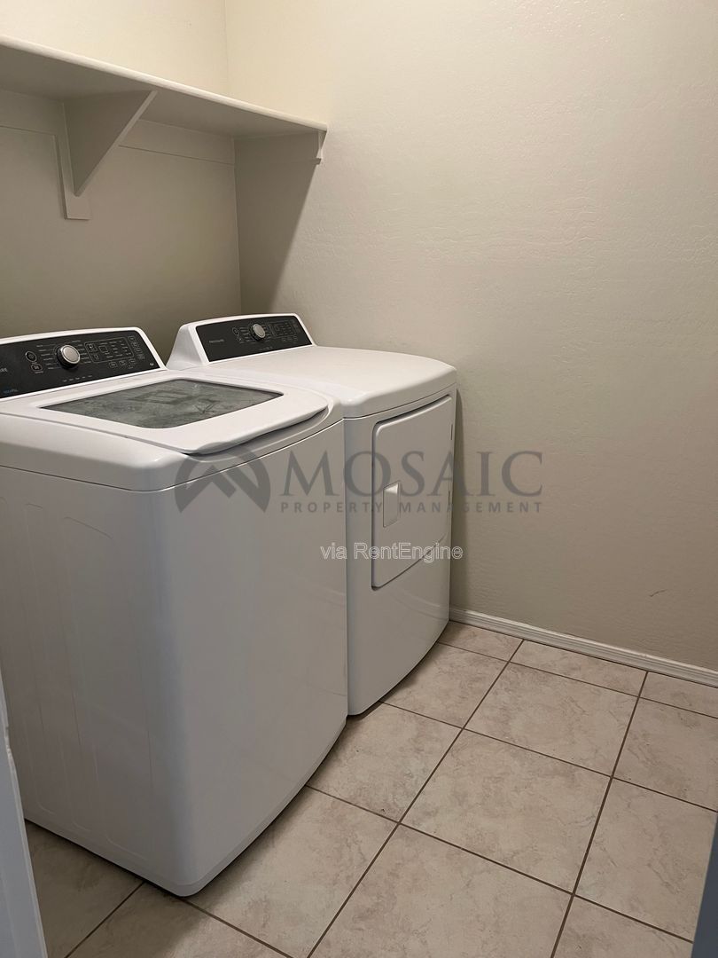 Nicely updated home with large bedrooms and a great lot property image