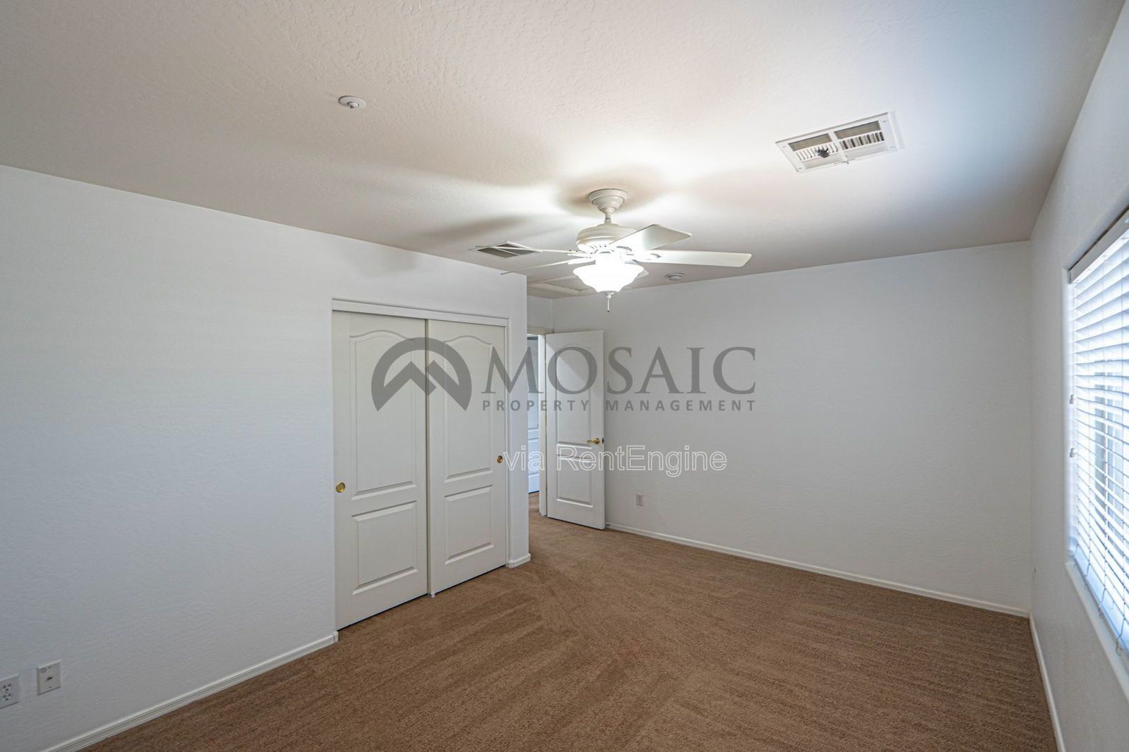 BEAUTIFUL 4 bed/2.5 with Huge Backyard! property image