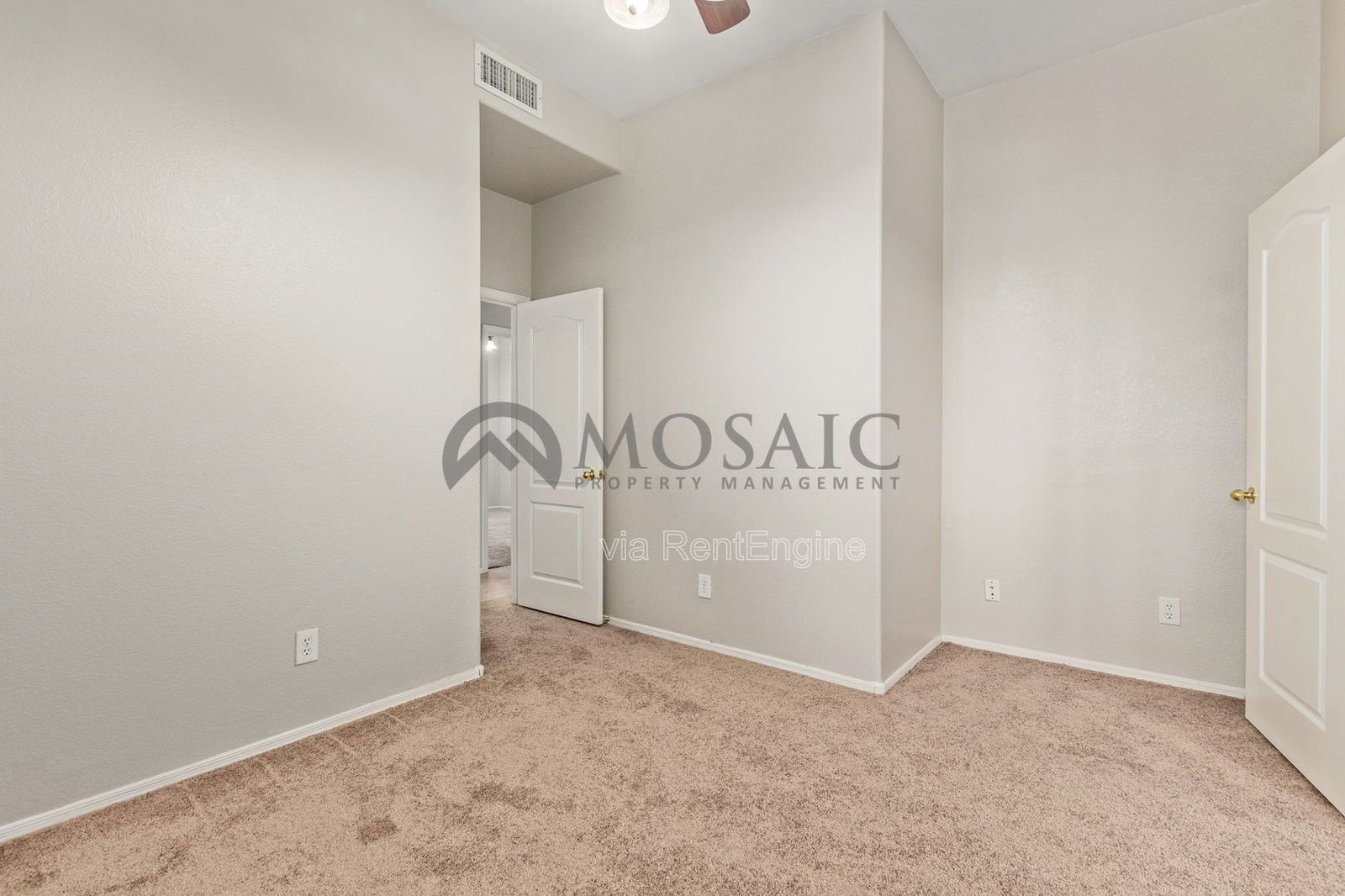 Beautiful 3 bedroom 2 bathroom home in Gilbert! property image