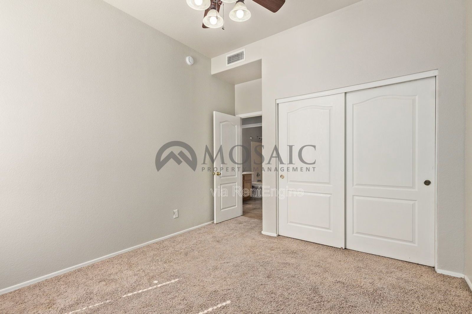 Beautiful 3 bedroom 2 bathroom home in Gilbert! property image