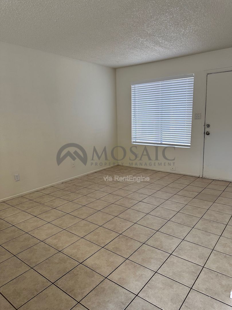 Cozy 2 Bedroom / 1 Bath property image