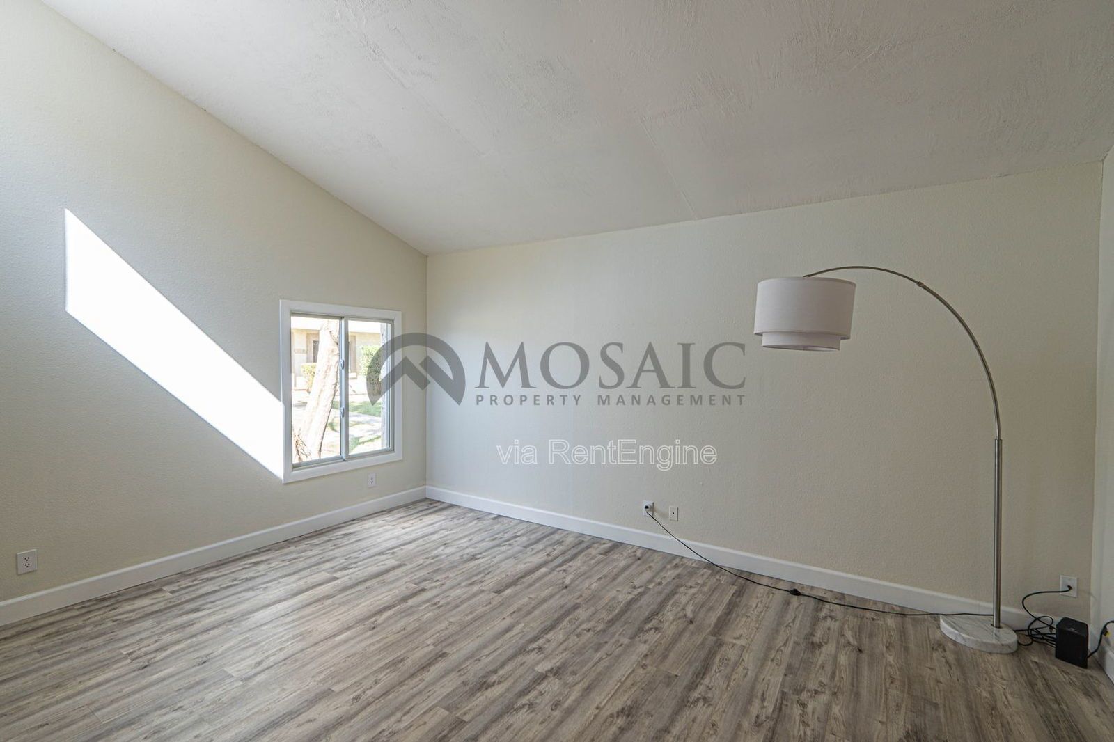 Cozy Upgraded Bungalow in Scottsdale – A Must-See! property image