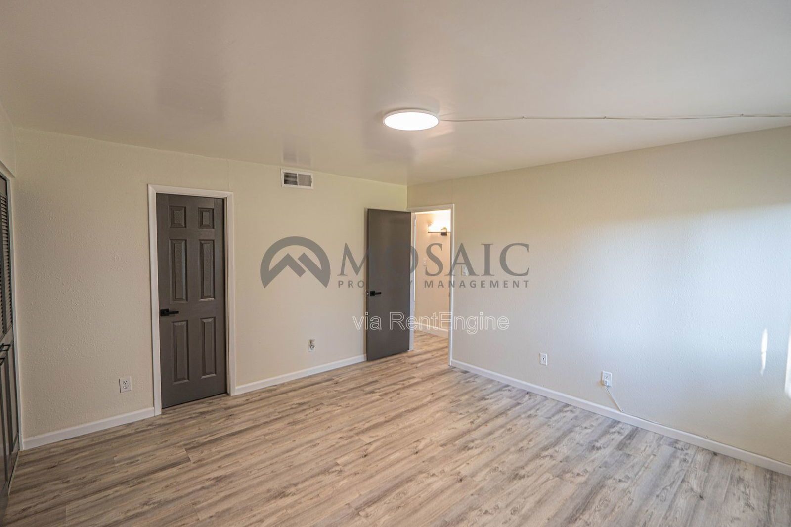 Cozy Upgraded Bungalow in Scottsdale – A Must-See! property image