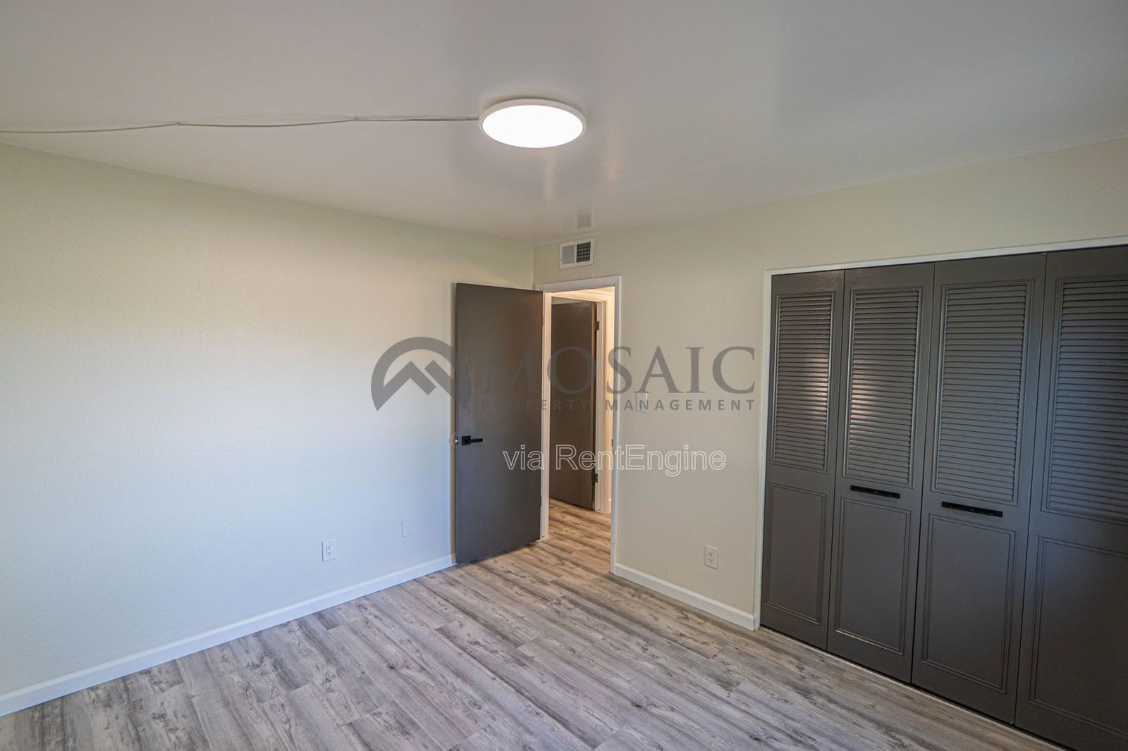 Cozy Upgraded Bungalow in Scottsdale – A Must-See! property image