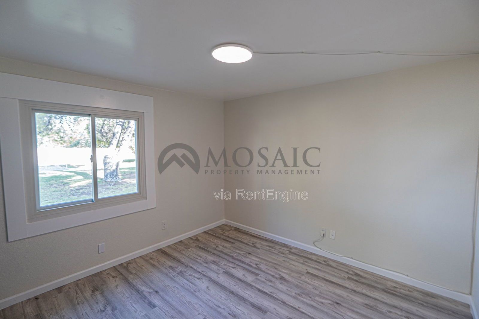 Cozy Upgraded Bungalow in Scottsdale – A Must-See! property image