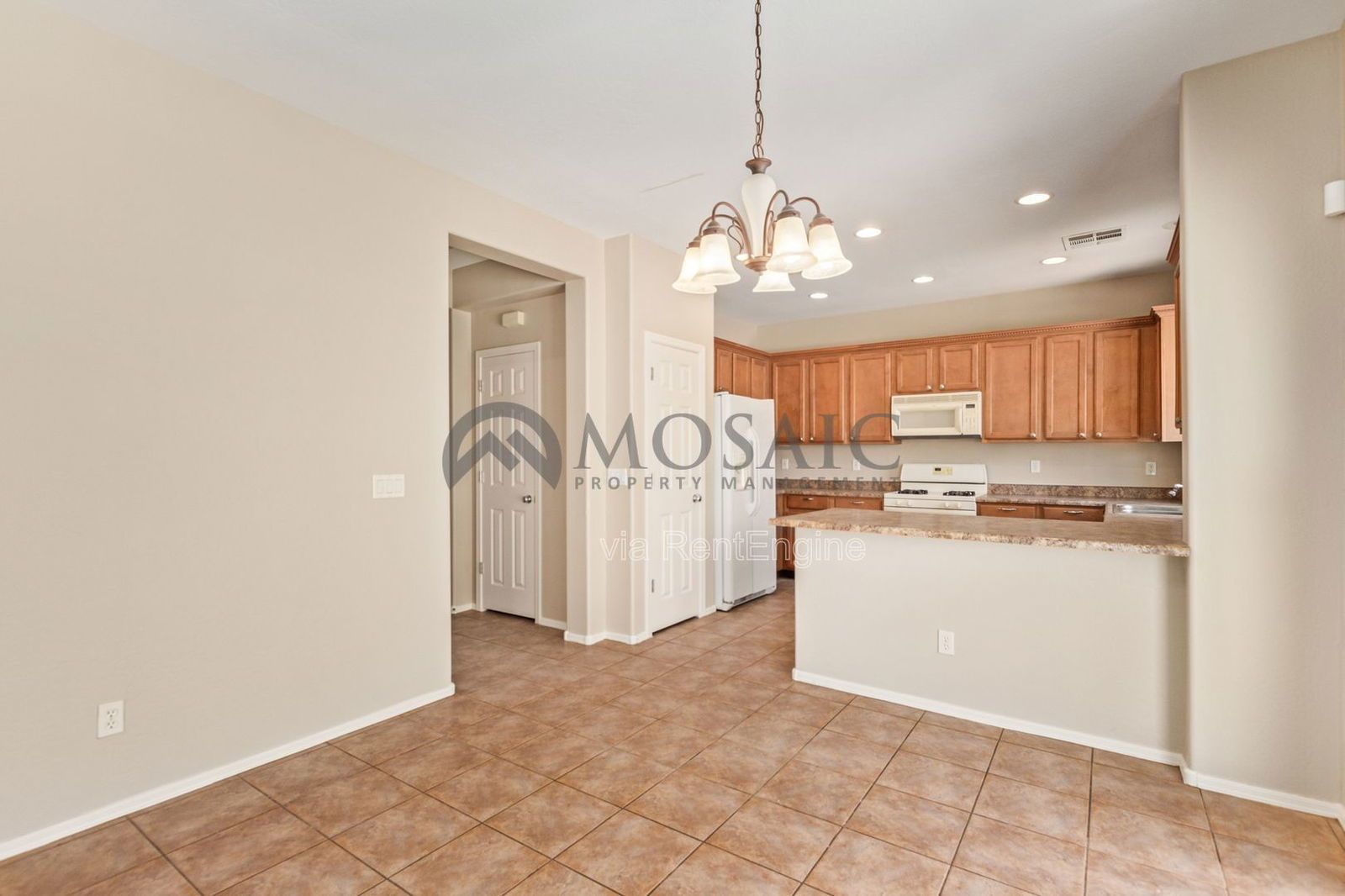 Must See 3 Bedroom Home in Gateway Village property image