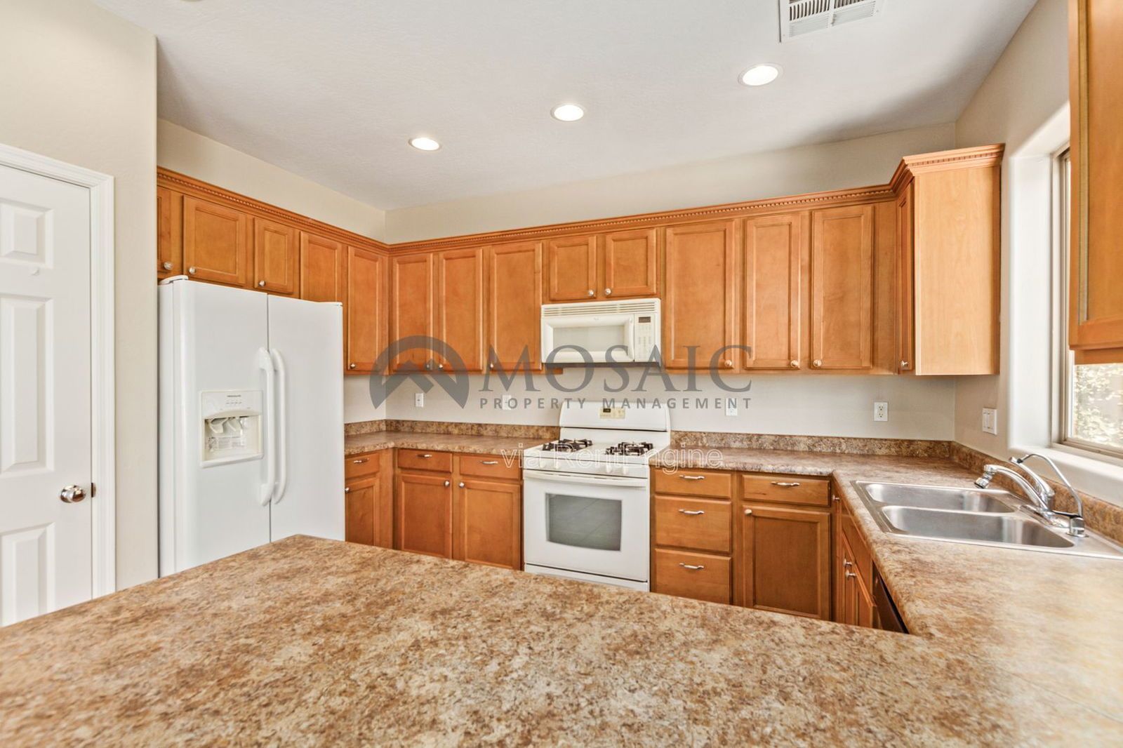 Must See 3 Bedroom Home in Gateway Village property image