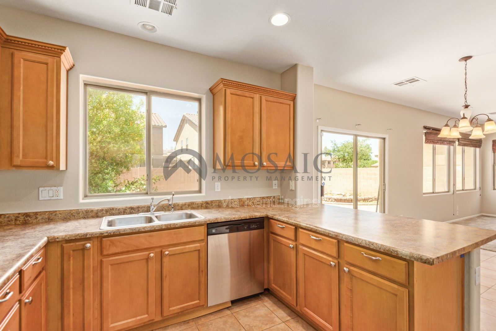 Must See 3 Bedroom Home in Gateway Village property image