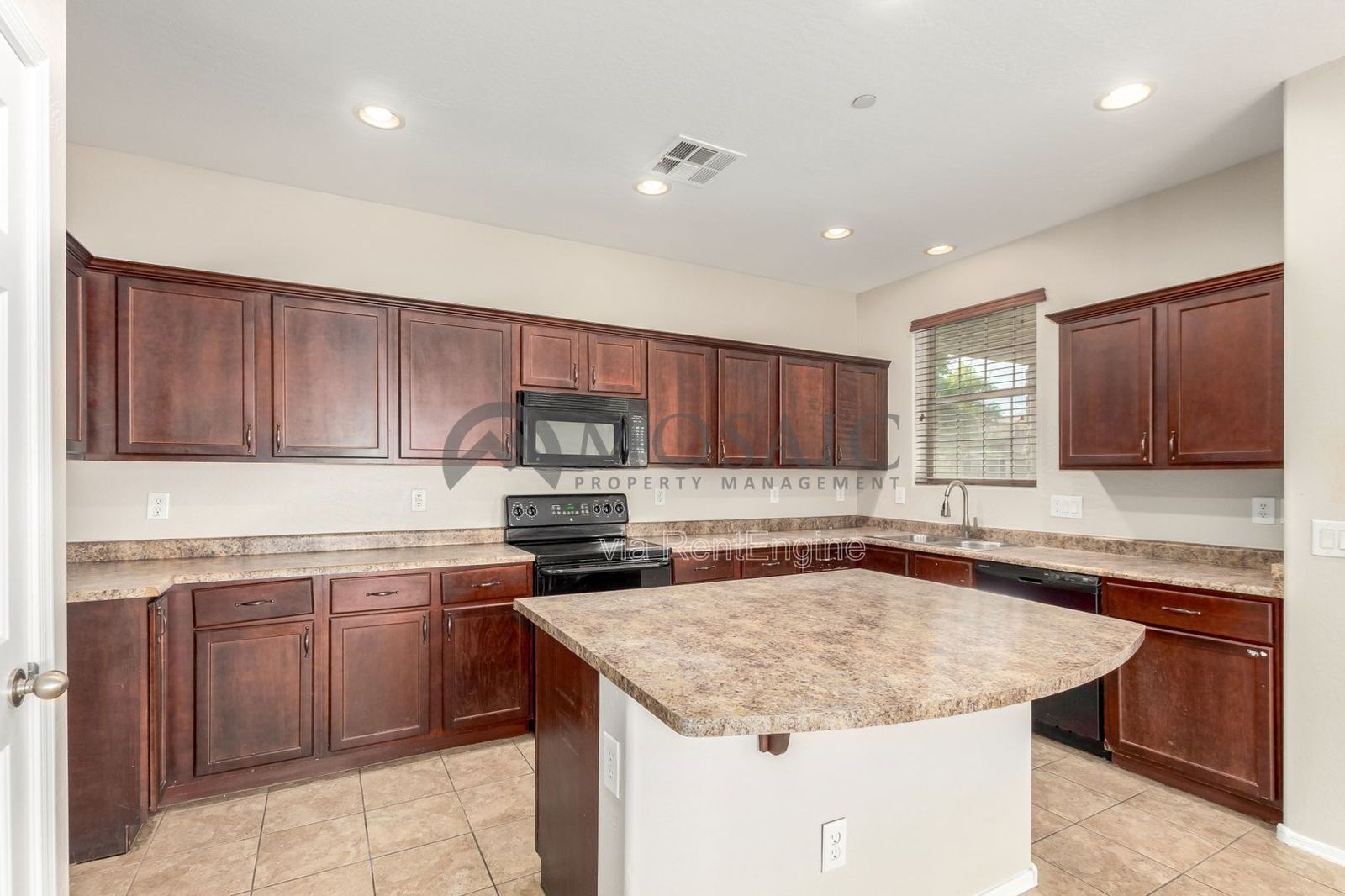 Tri-Level on Williams Field & Val Vista! property image