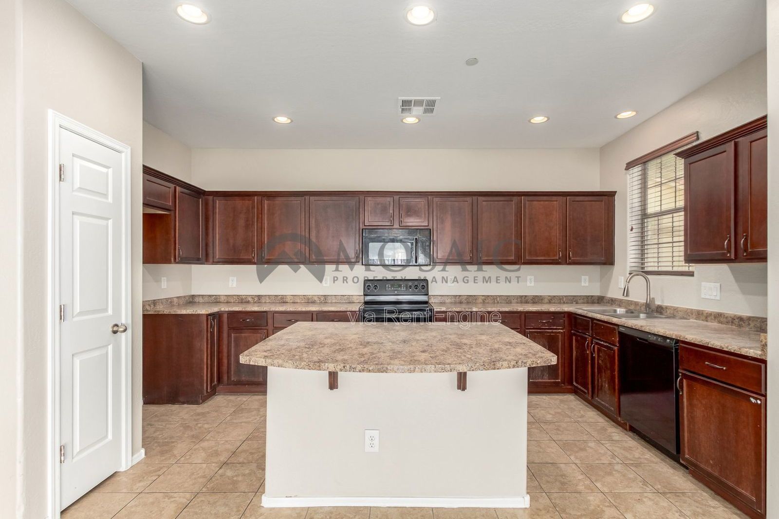 Tri-Level on Williams Field & Val Vista! property image