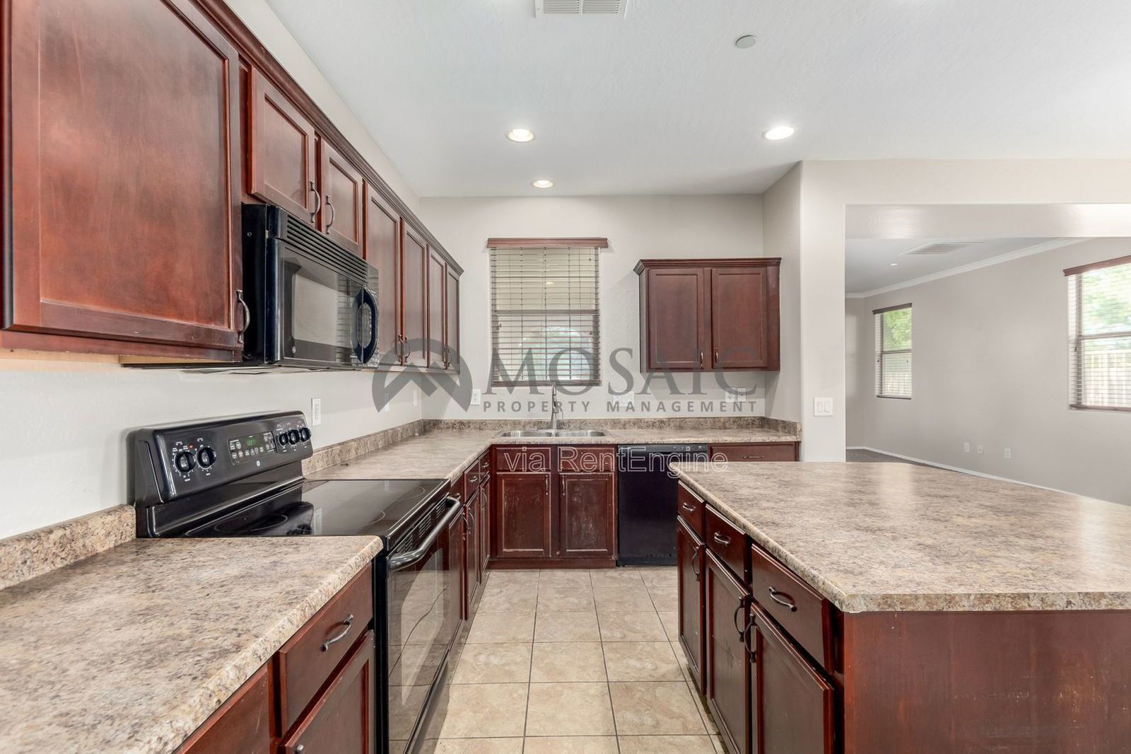 Tri-Level on Williams Field & Val Vista! property image