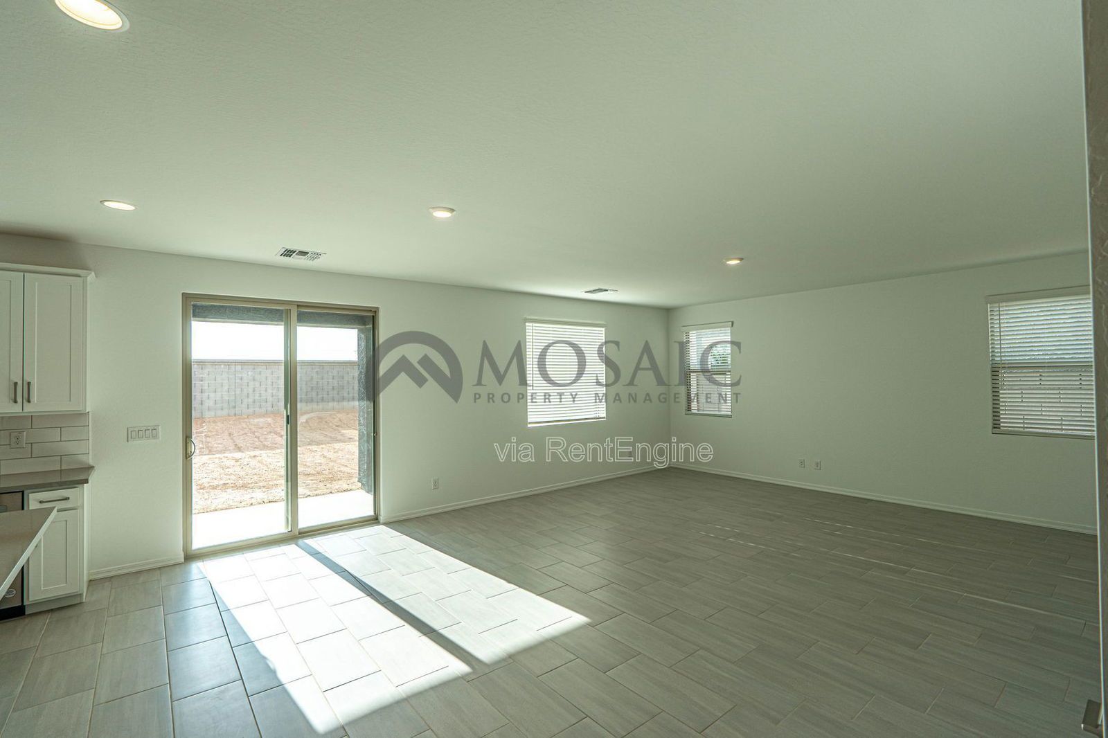 Stunning Sundrop Model Home – New and Modern - property image