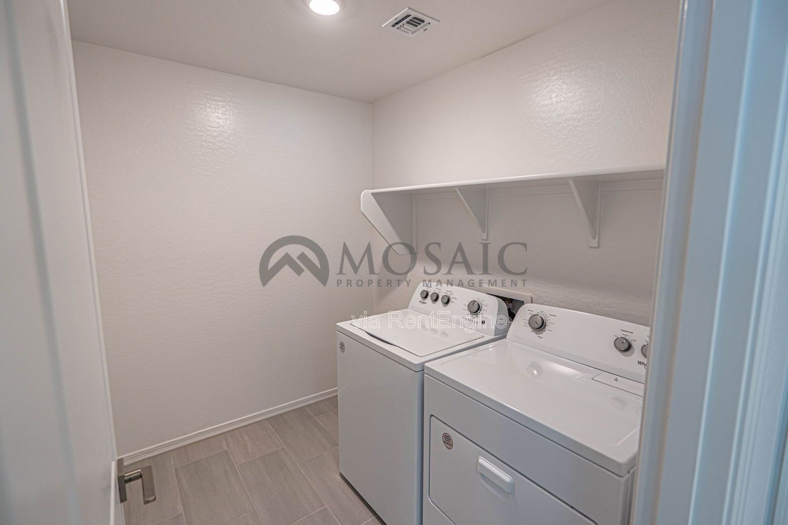 Stunning Sundrop Model Home – New and Modern - property image