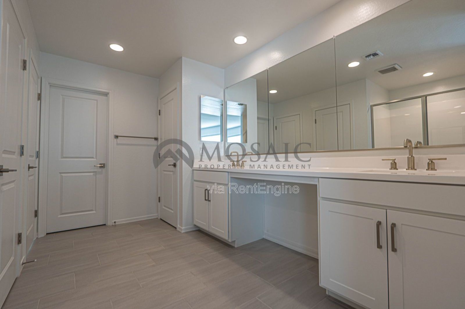 Stunning Sundrop Model Home – New and Modern - property image