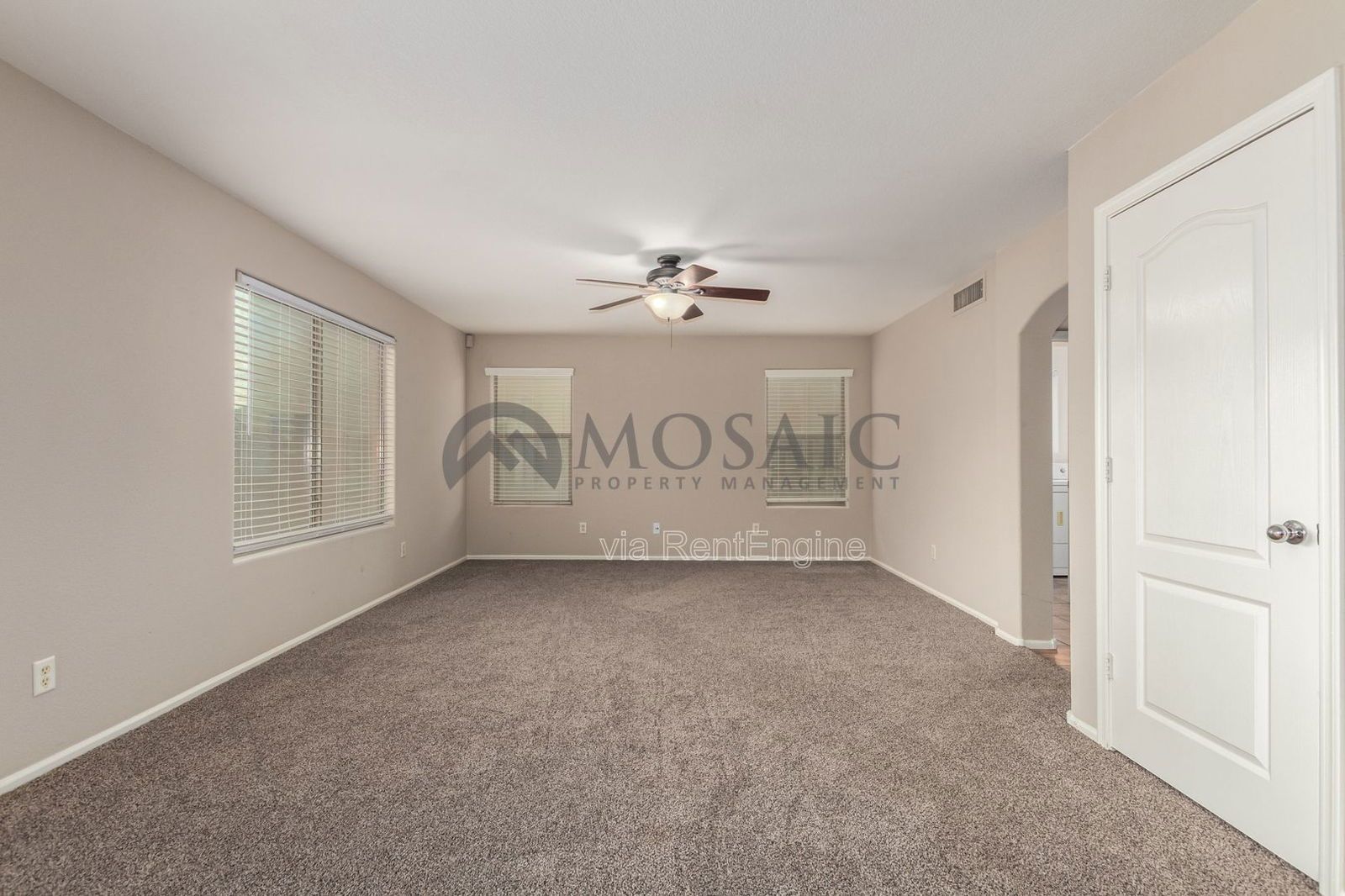 Move in ready - large yard - 4 bedrooms in Circle Cross Ranch property image