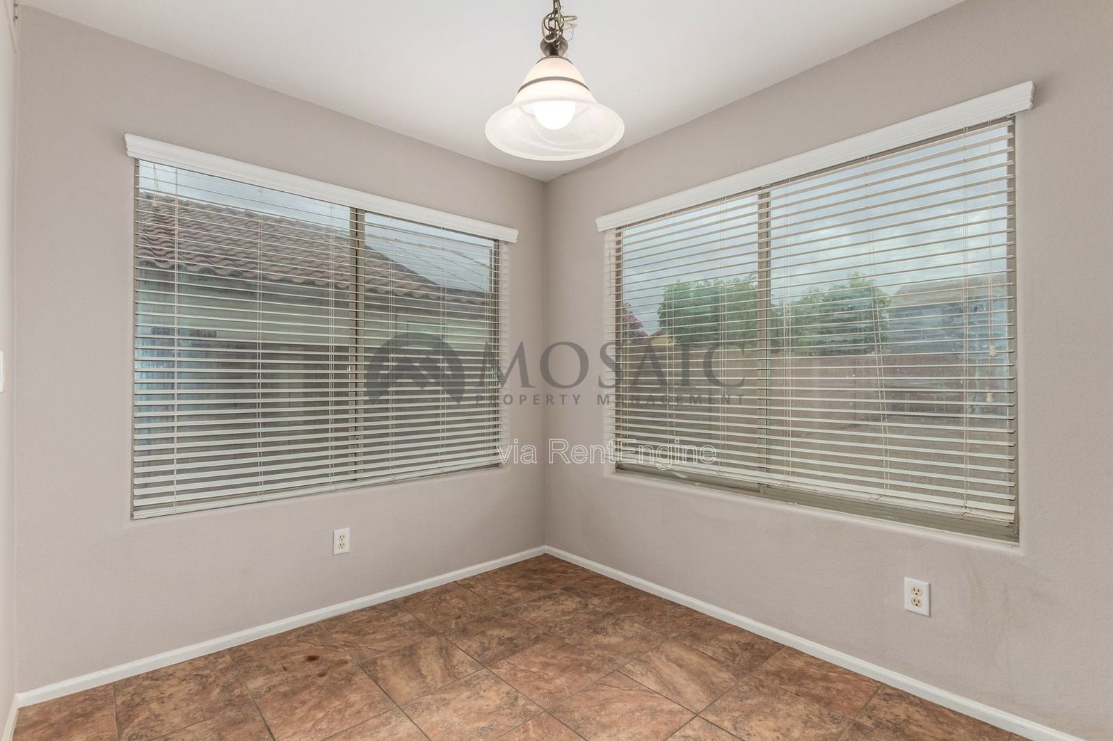 Move in ready - large yard - 4 bedrooms in Circle Cross Ranch property image