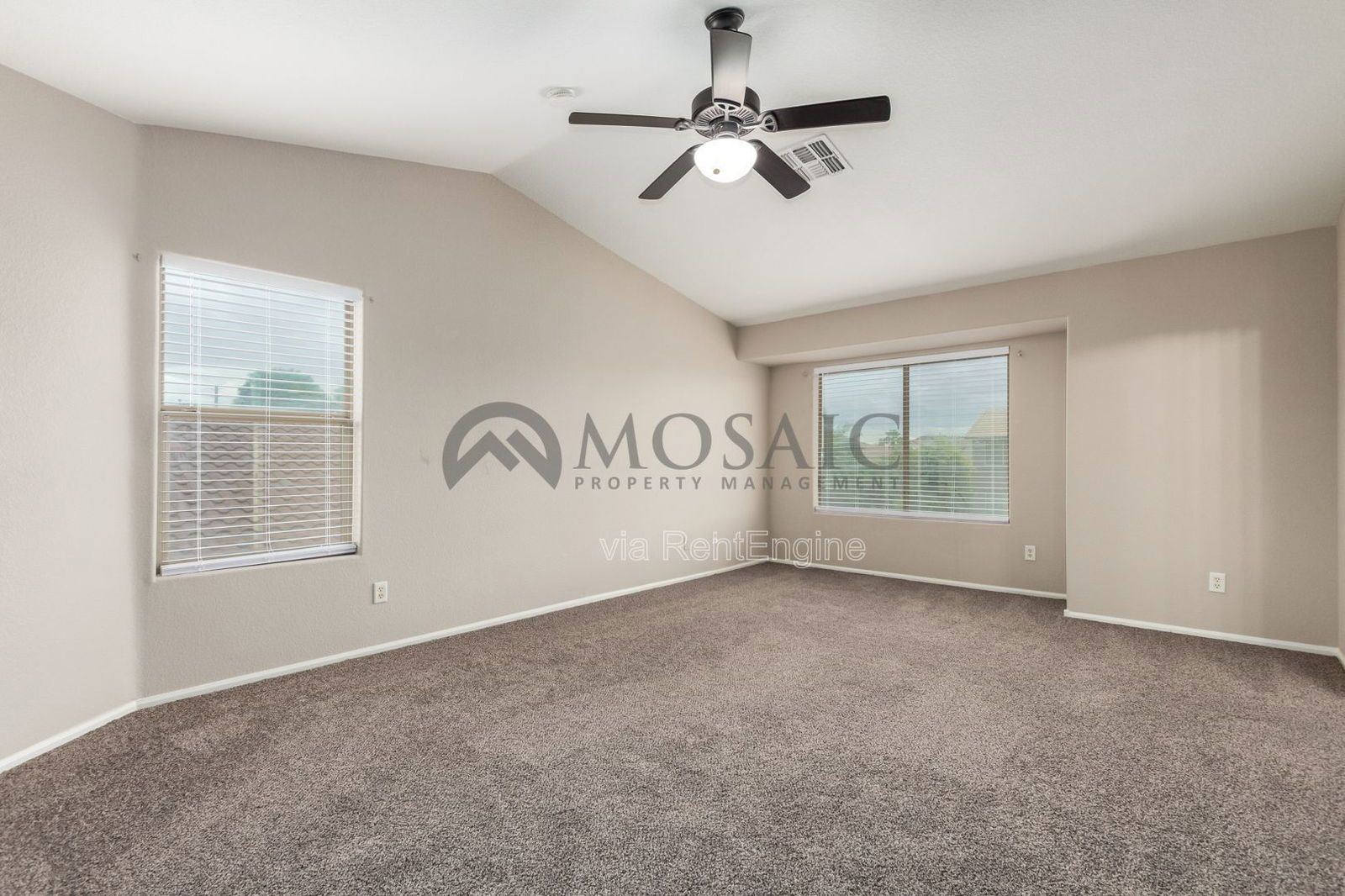 Move in ready - large yard - 4 bedrooms in Circle Cross Ranch property image