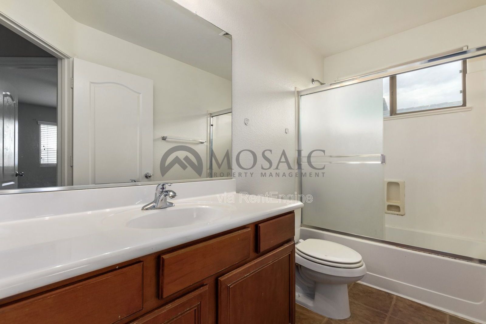 Move in ready - large yard - 4 bedrooms in Circle Cross Ranch property image