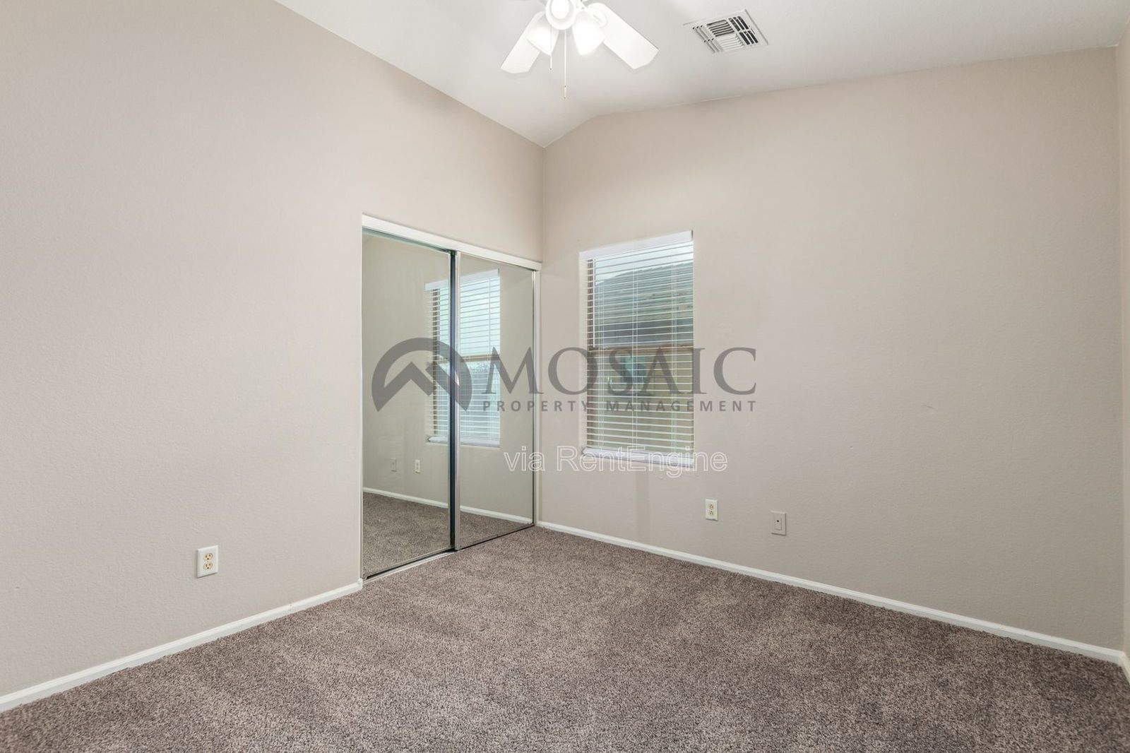 Move in ready - large yard - 4 bedrooms in Circle Cross Ranch property image