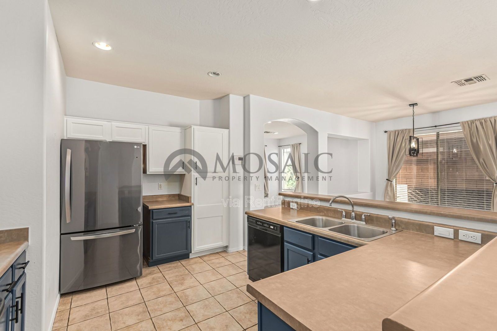 Beautiful 4 Bedroom 2 Bathroom Home in Johnson Ranch! property image