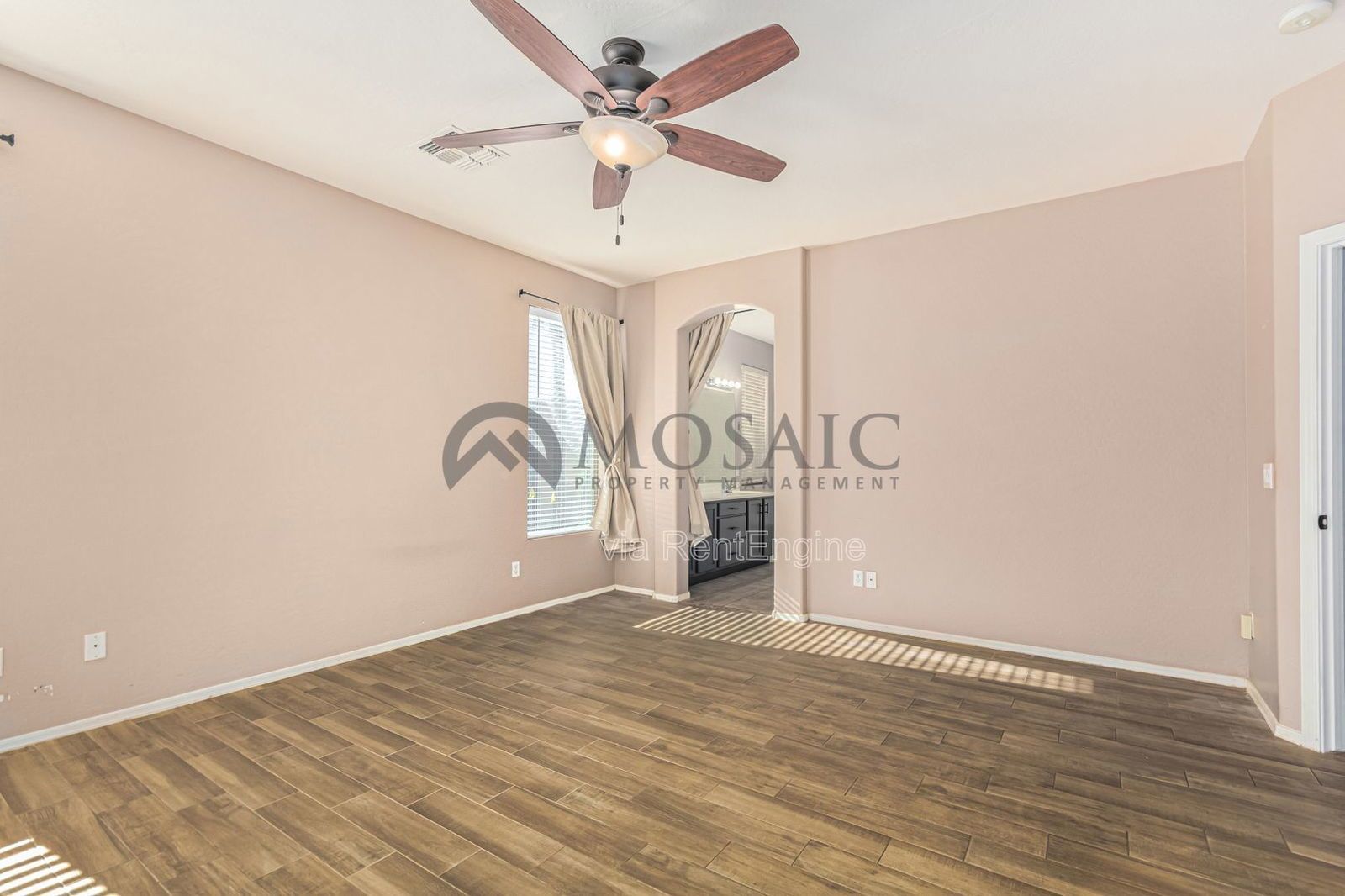 Beautiful 4 Bedroom 2 Bathroom Home in Johnson Ranch! property image