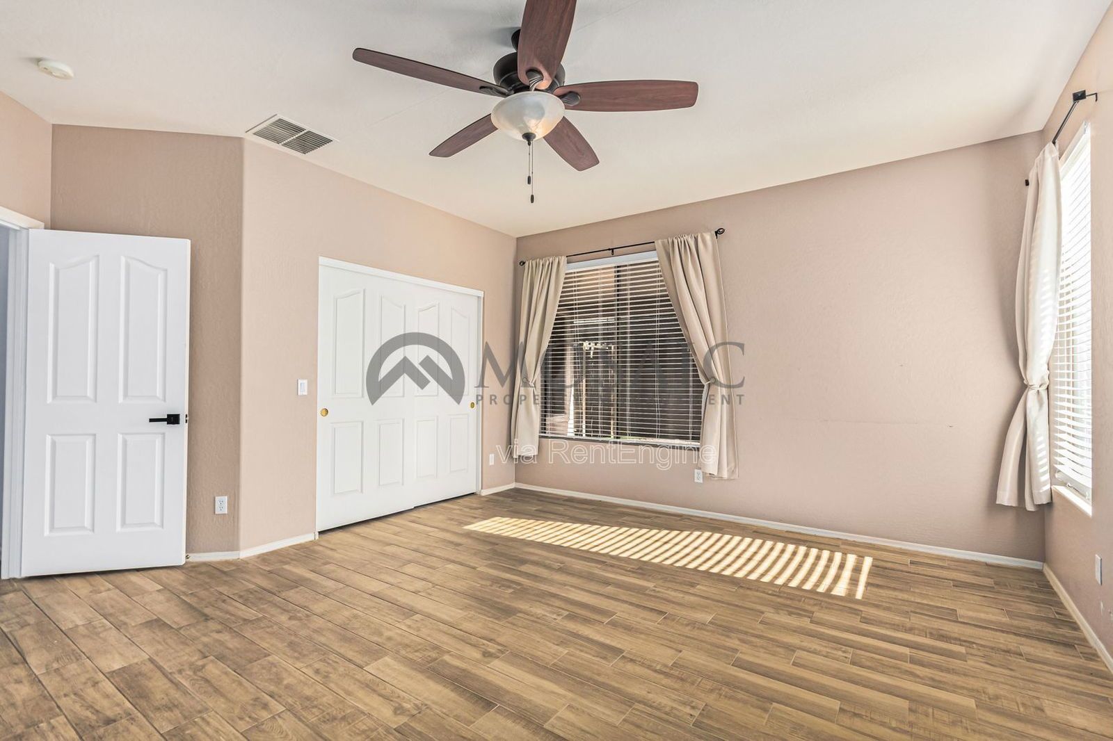 Beautiful 4 Bedroom 2 Bathroom Home in Johnson Ranch! property image