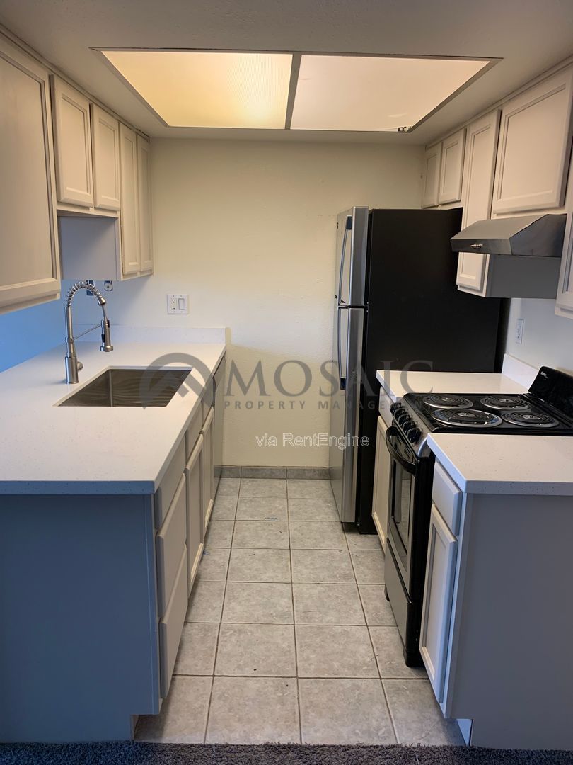 Updated condo in a community with great amenities - pool, tennis! property image