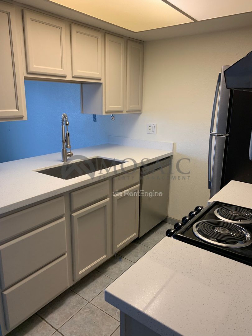 Updated condo in a community with great amenities - pool, tennis! property image