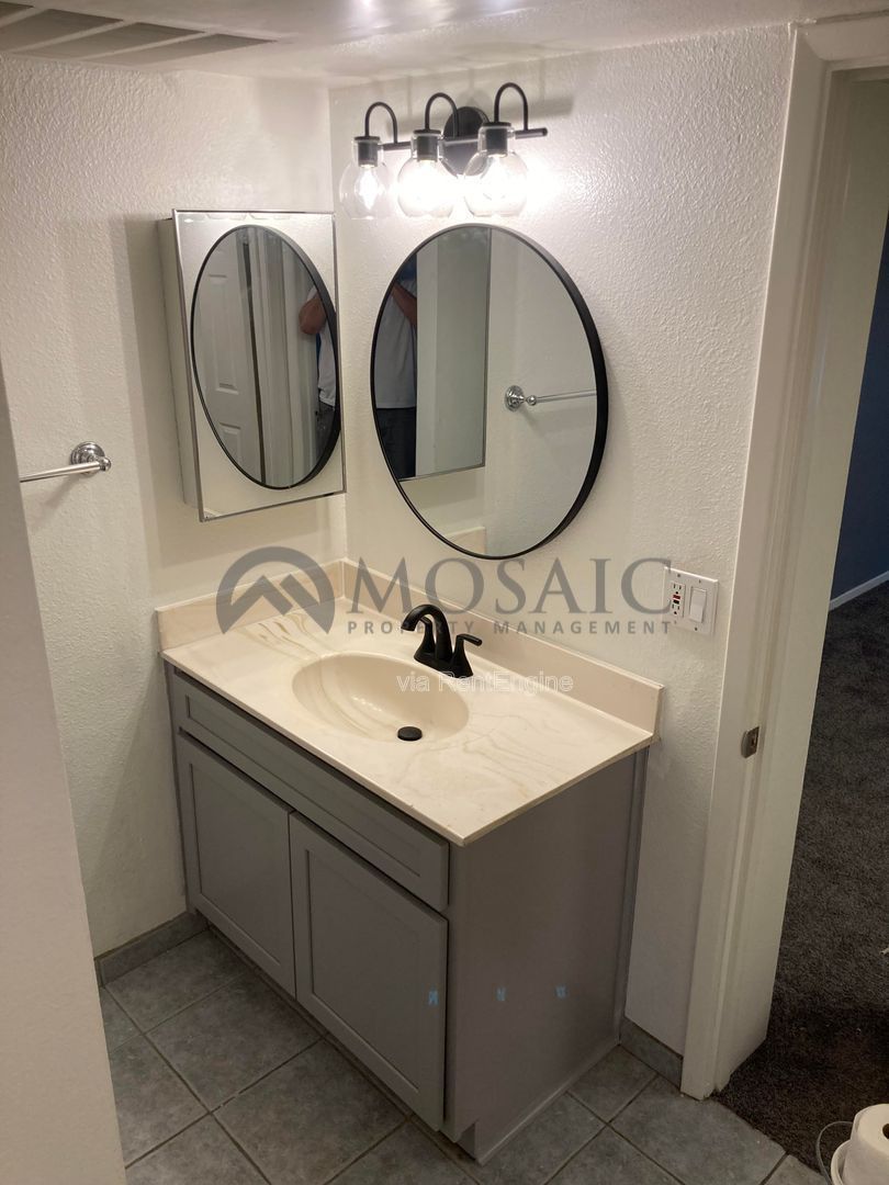 Updated condo in a community with great amenities - pool, tennis! property image