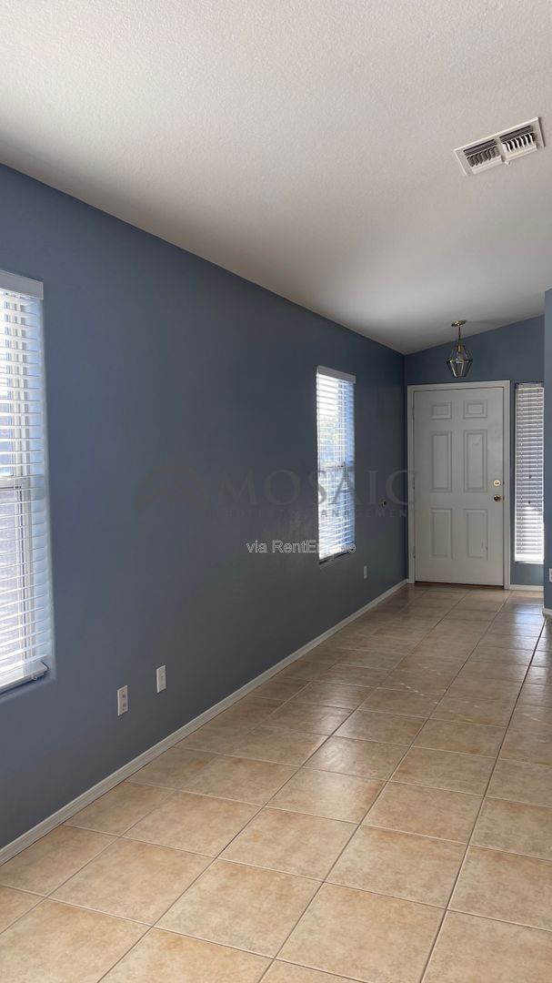 Lovely 4b/2.5ba in Fletcher Heights! property image