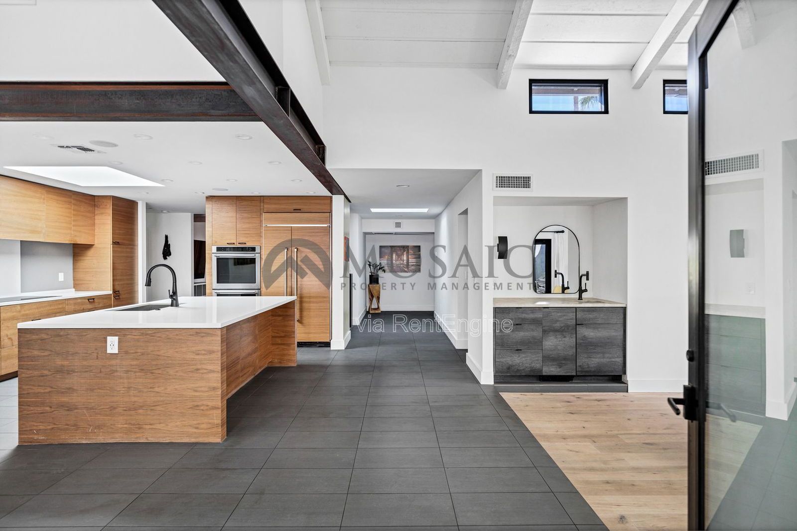 Beautifully home in Scottsdale with a detached casita property image