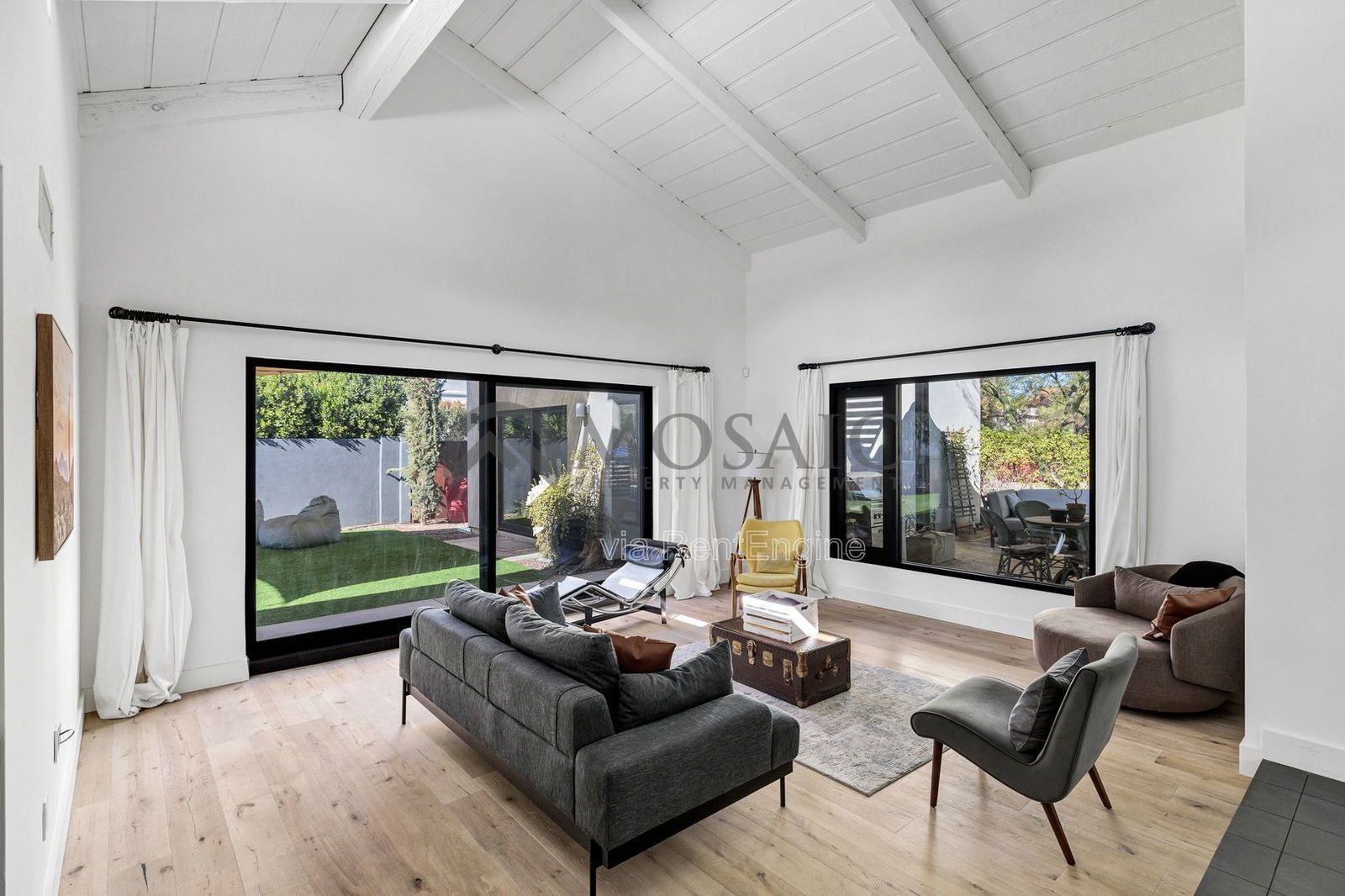 Beautifully home in Scottsdale with a detached casita property image