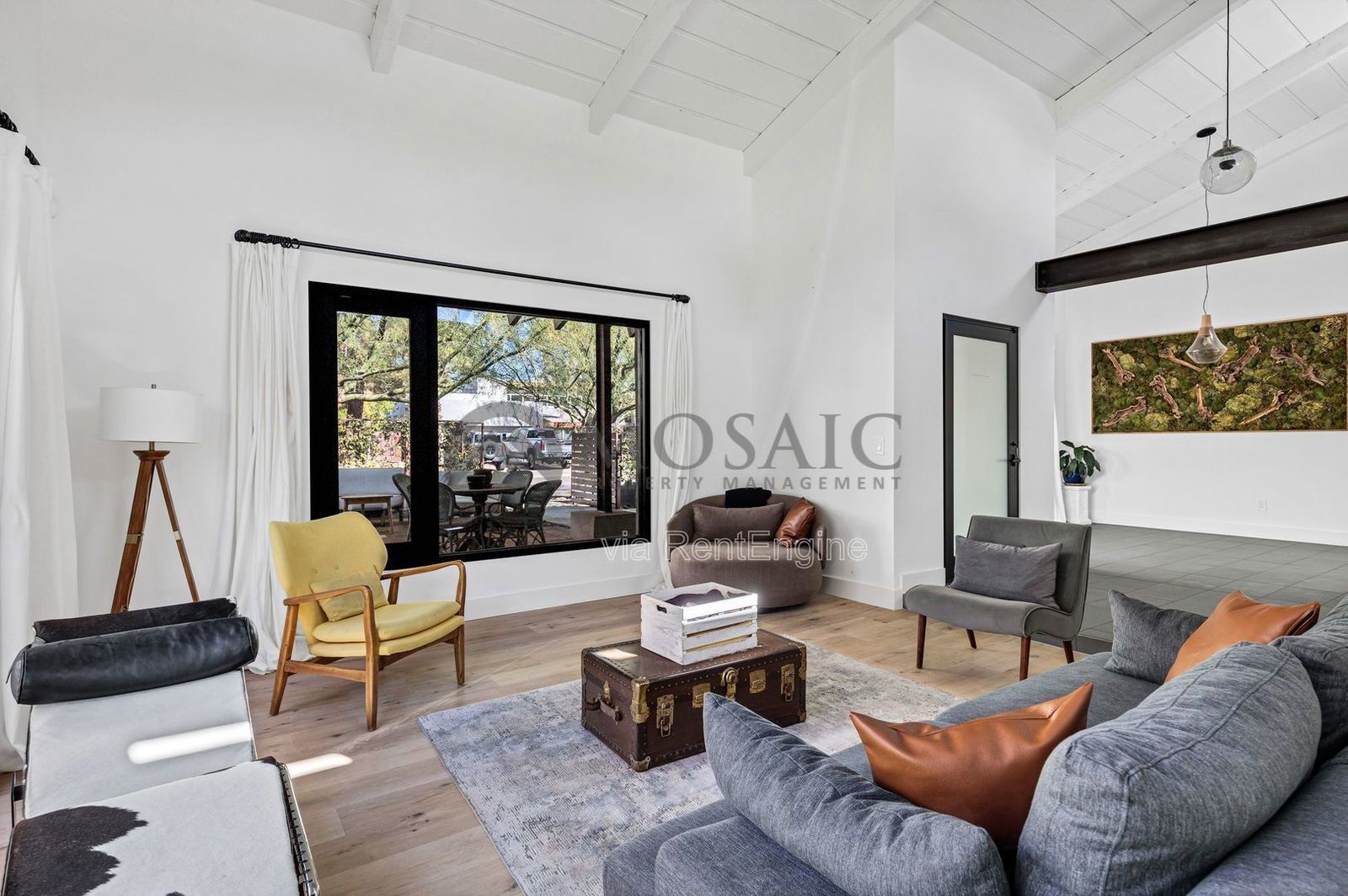 Beautifully home in Scottsdale with a detached casita property image