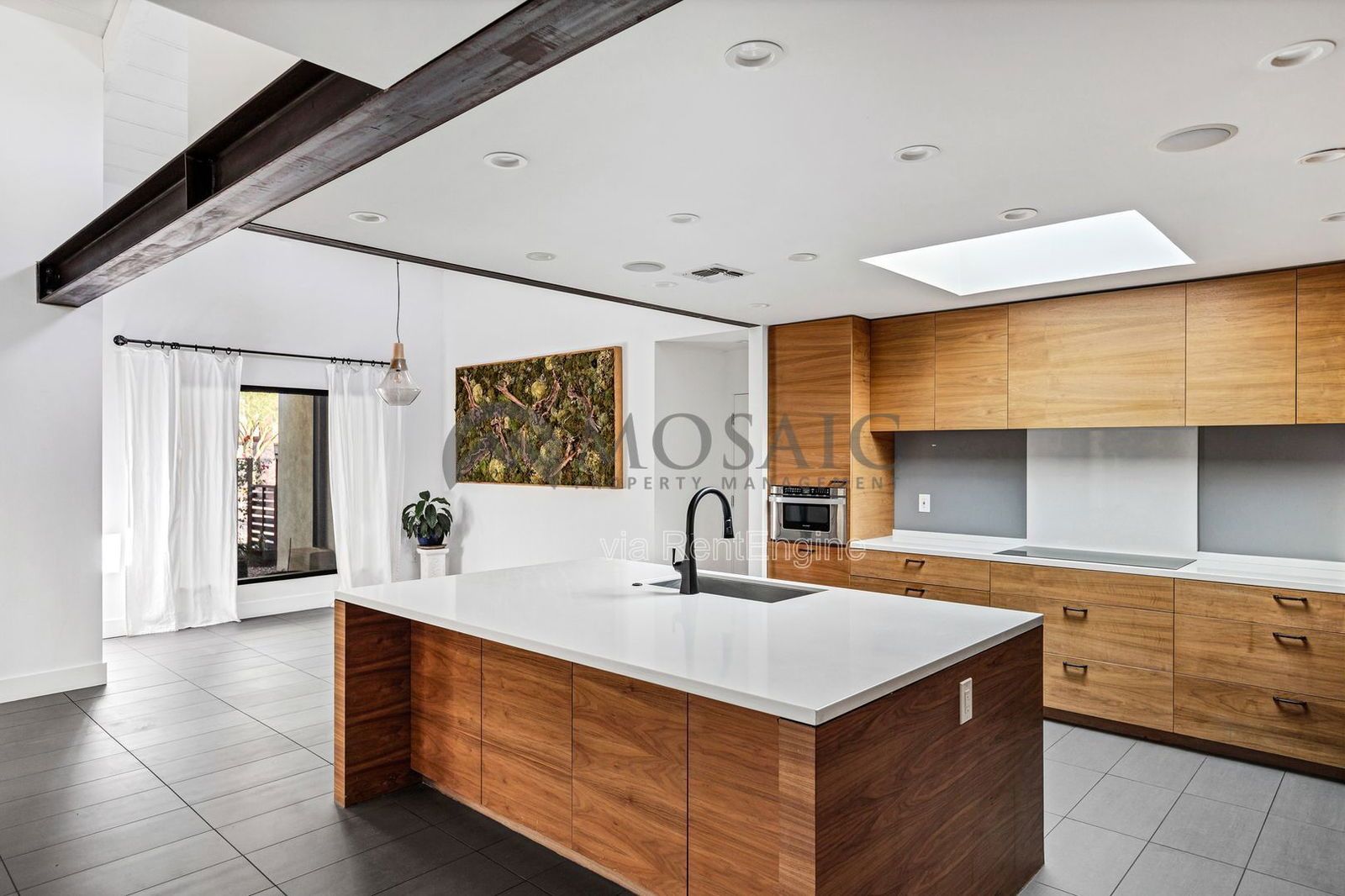 Beautifully home in Scottsdale with a detached casita property image