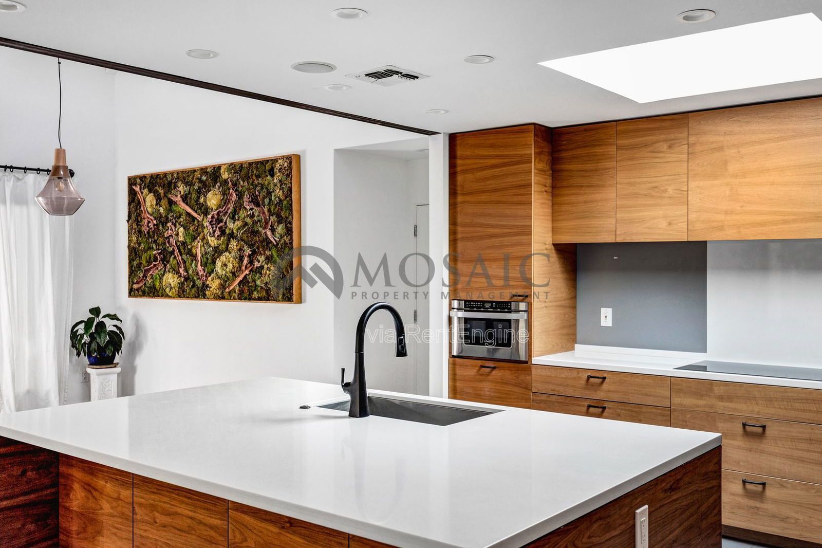 Beautifully home in Scottsdale with a detached casita property image