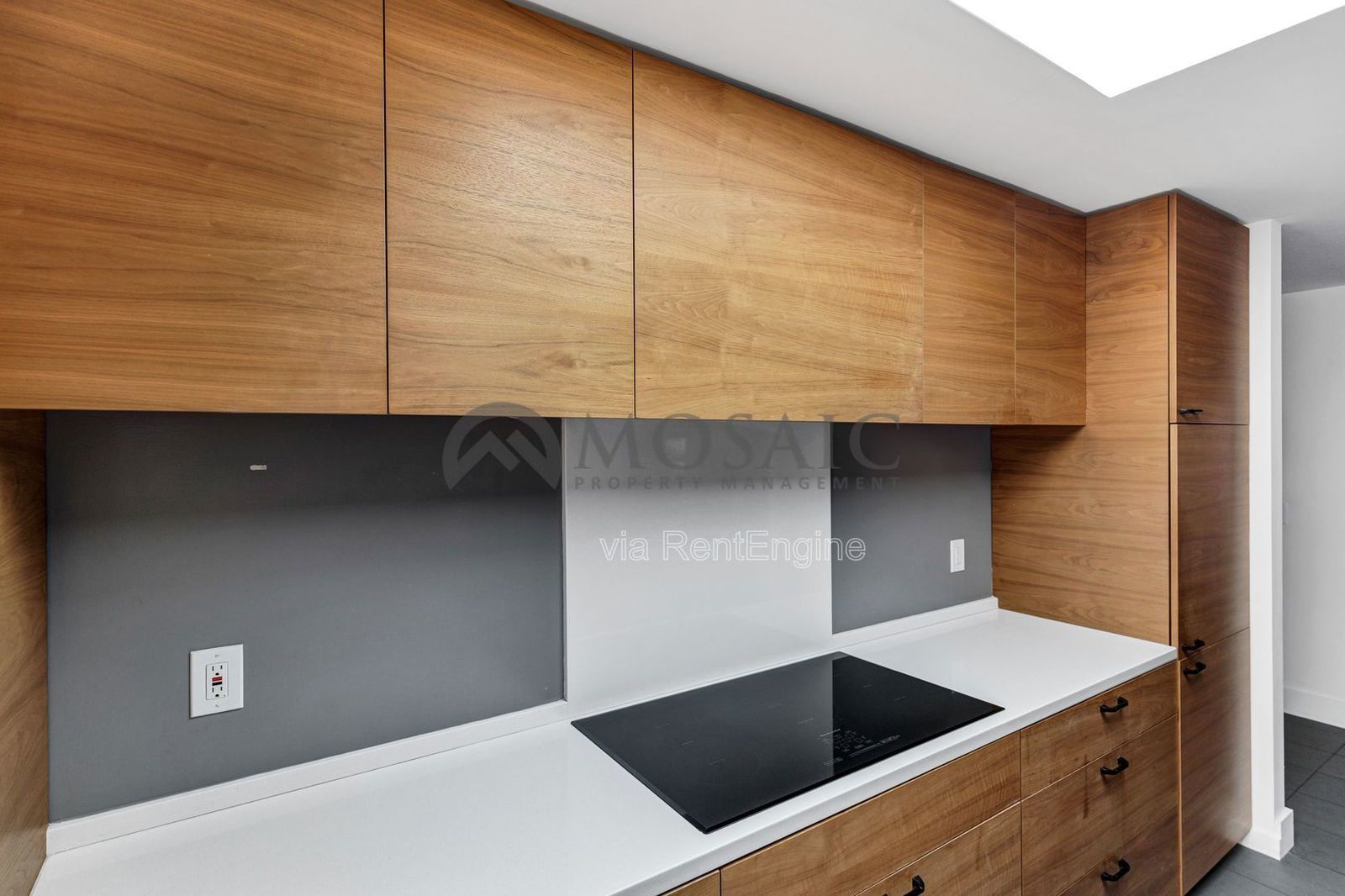 Beautifully home in Scottsdale with a detached casita property image