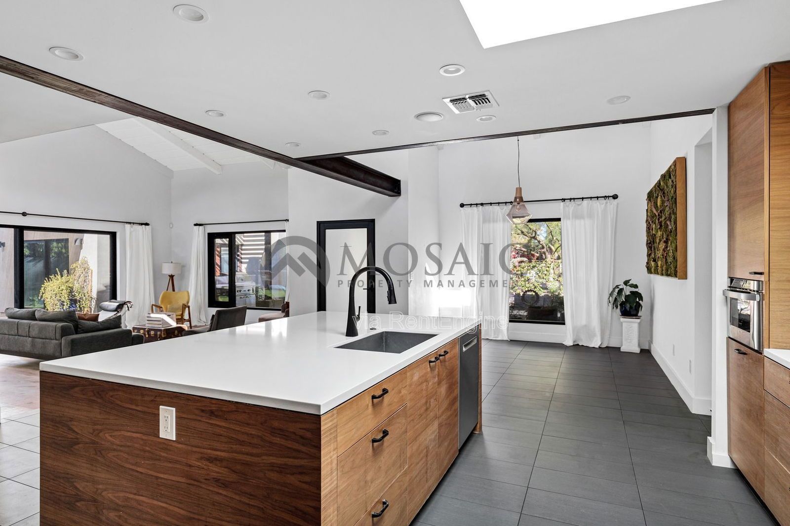 Beautifully home in Scottsdale with a detached casita property image