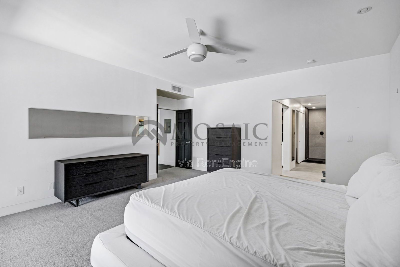 Beautifully home in Scottsdale with a detached casita property image