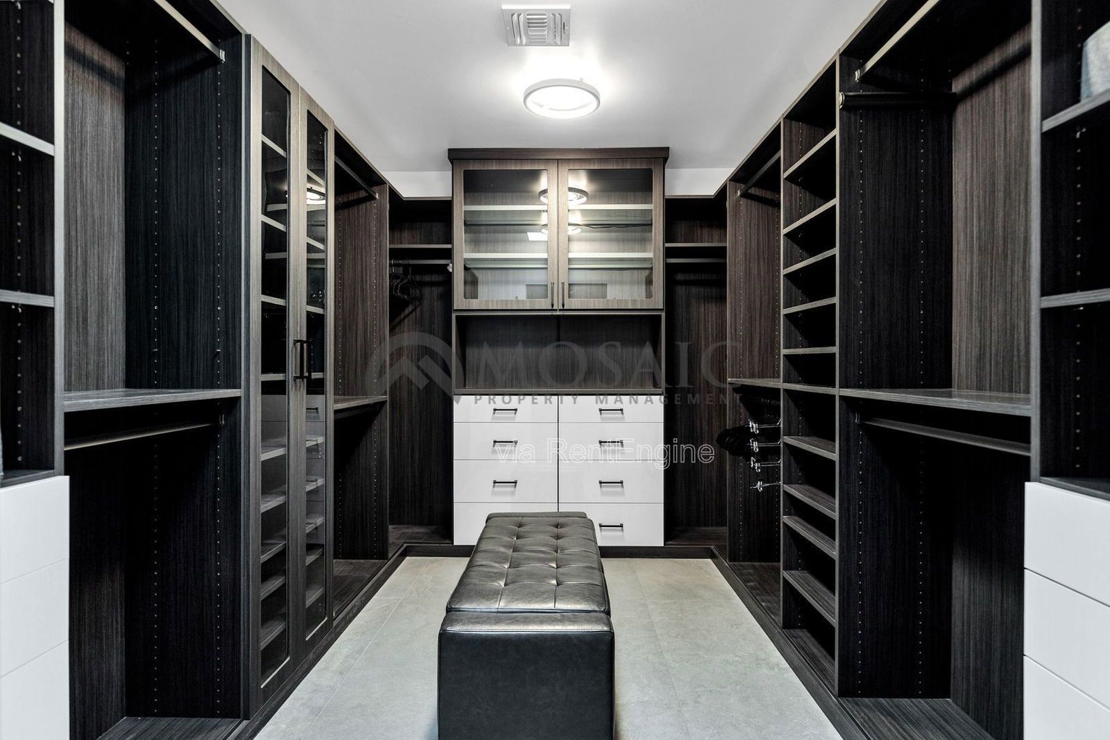 Beautifully home in Scottsdale with a detached casita property image