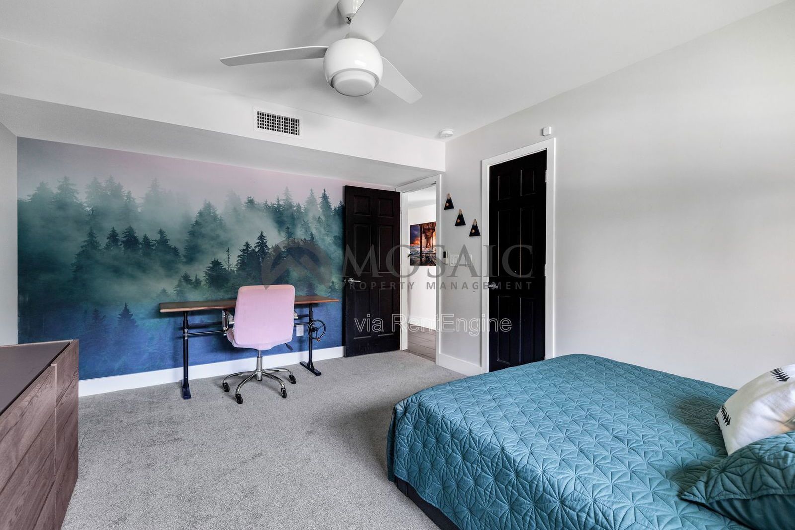 Beautifully home in Scottsdale with a detached casita property image