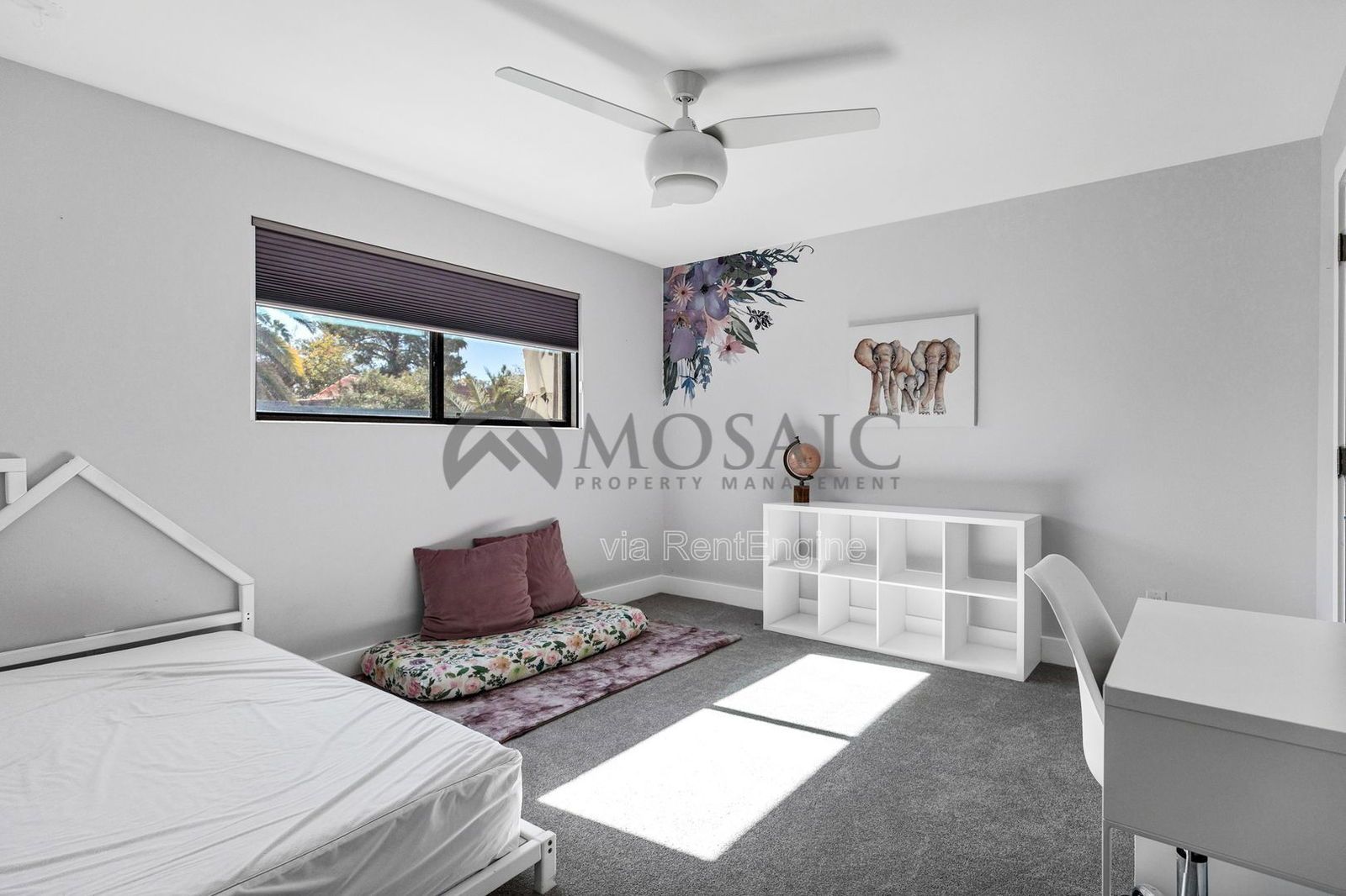 Beautifully home in Scottsdale with a detached casita property image