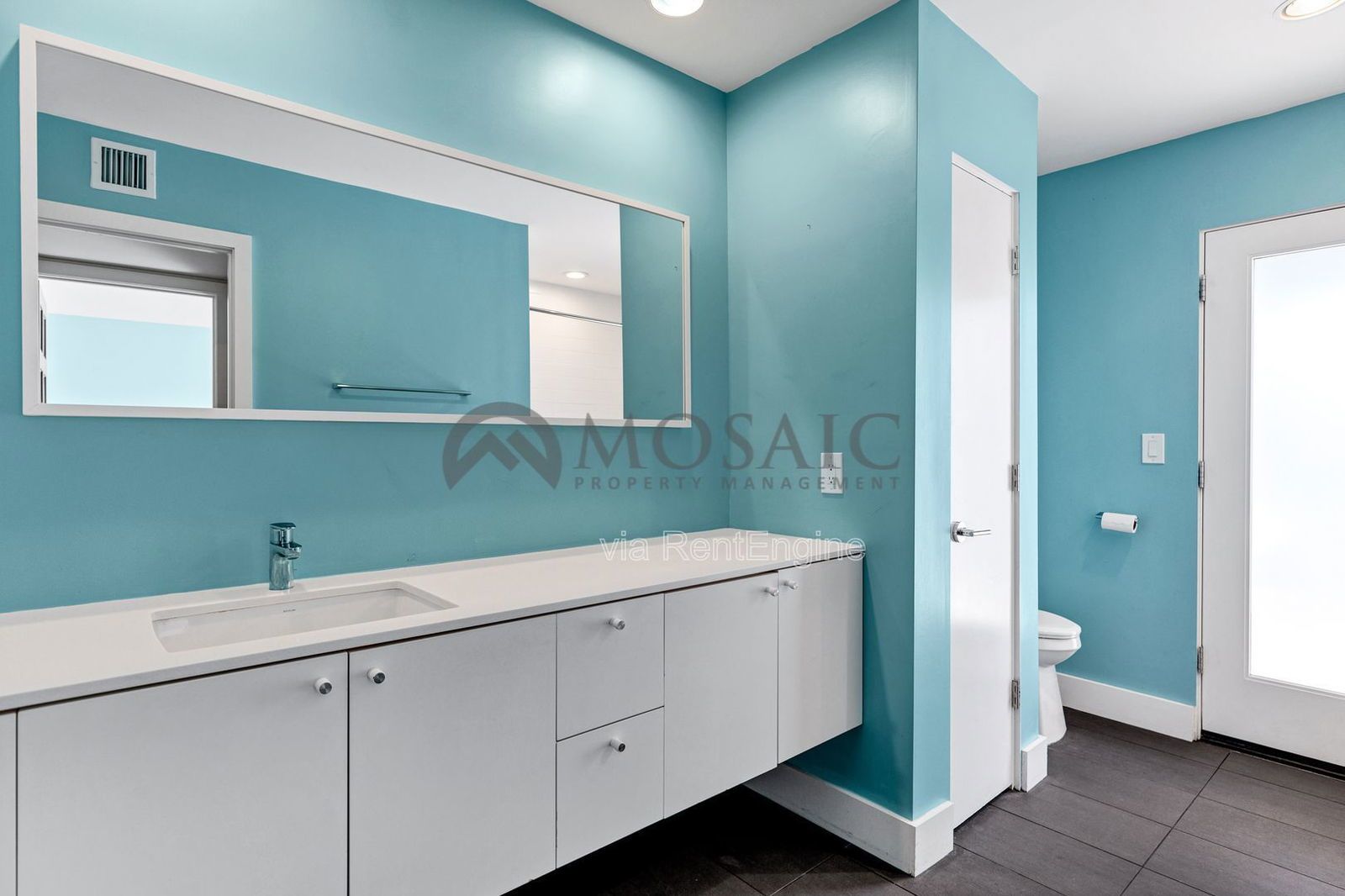 Beautifully home in Scottsdale with a detached casita property image