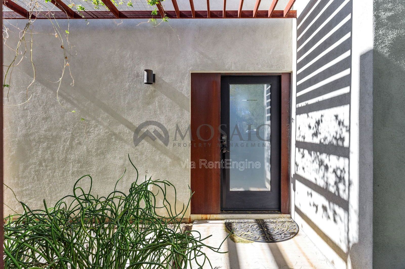 Beautifully home in Scottsdale with a detached casita property image