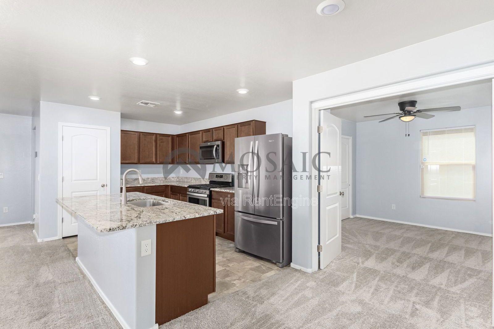 Fabulous 4 bed/2 bath home near South Mountain Preserve! property image