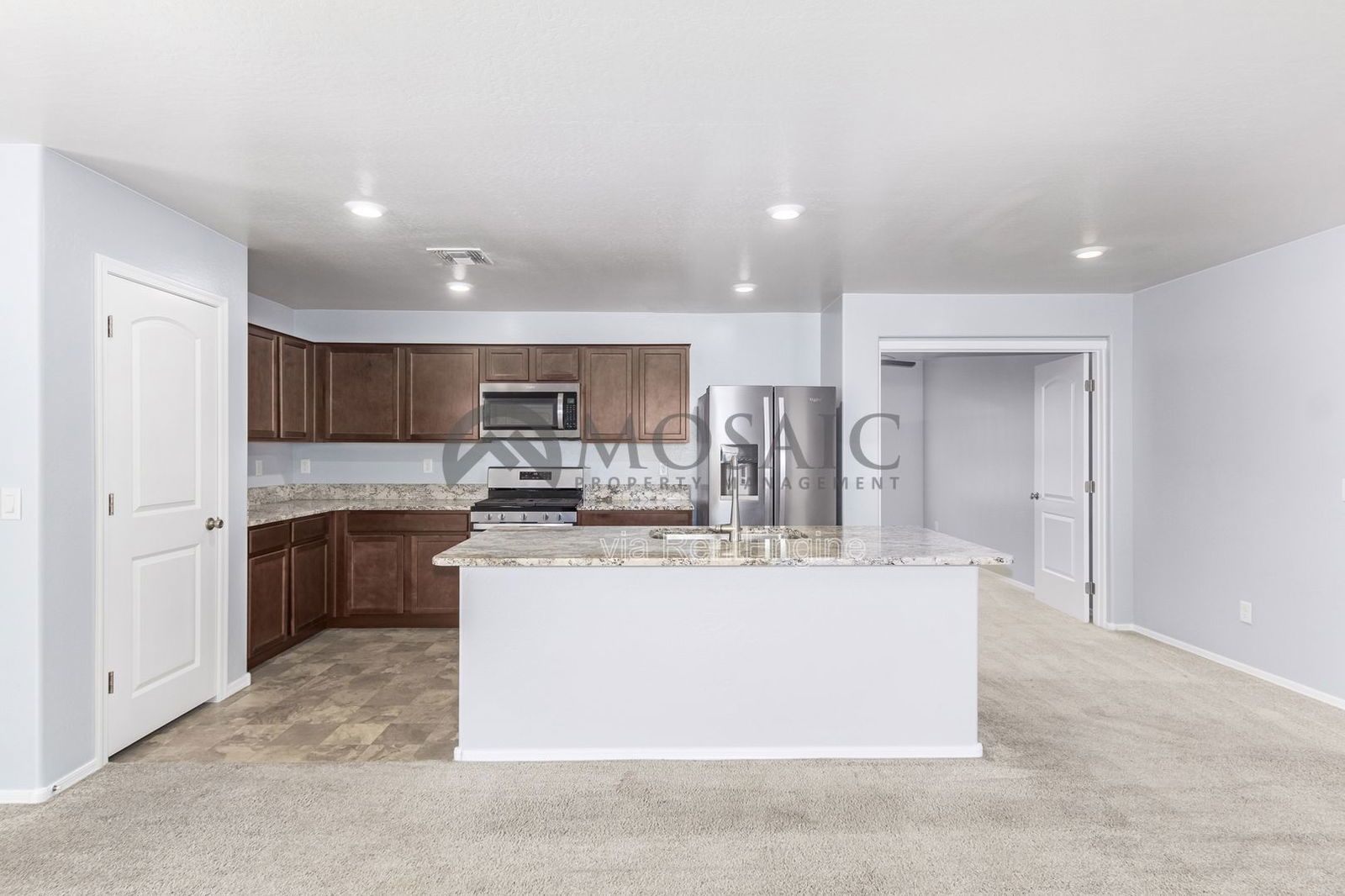 Fabulous 4 bed/2 bath home near South Mountain Preserve! property image