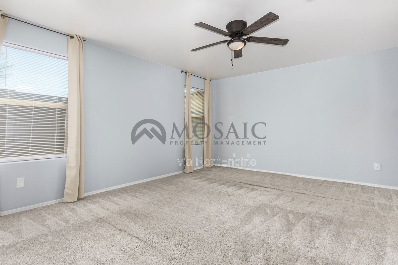 Fabulous 4 bed/2 bath home near South Mountain Preserve! property image