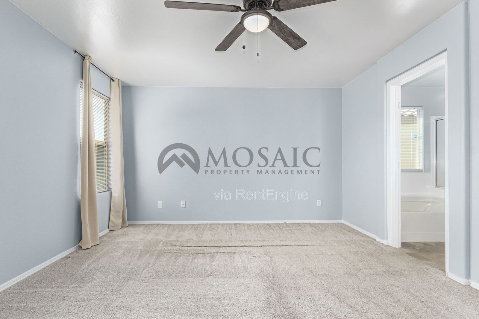 Fabulous 4 bed/2 bath home near South Mountain Preserve! property image