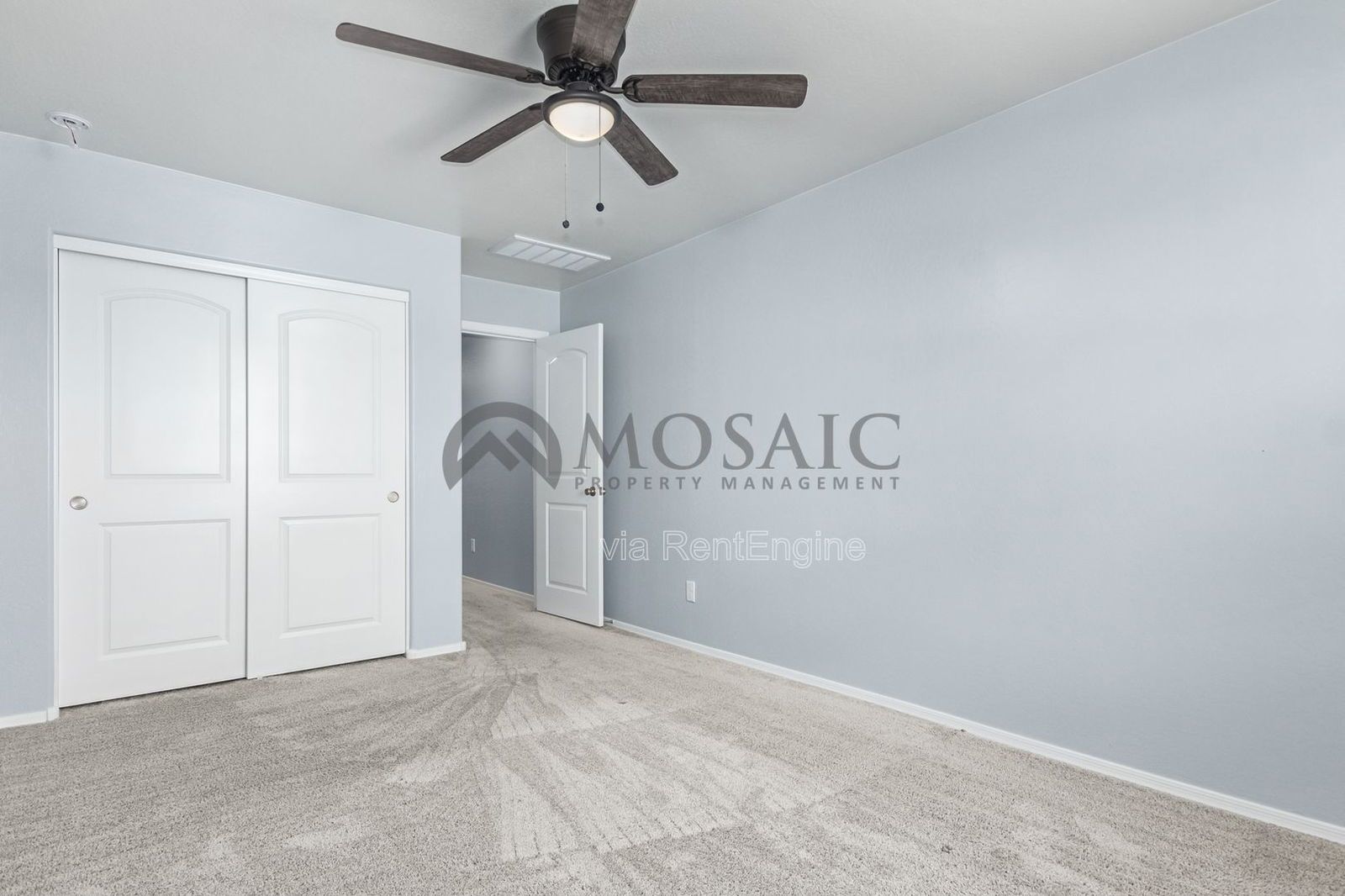 Fabulous 4 bed/2 bath home near South Mountain Preserve! property image