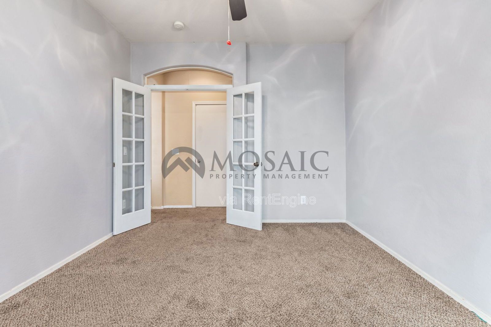 Adorable 3 bed/2 bath PLUS DEN!  Come see today! property image